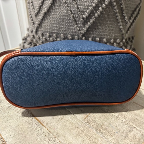 ❤️Dooney & Bourke Pebble Grain Crossbody - Picture 6 of 7